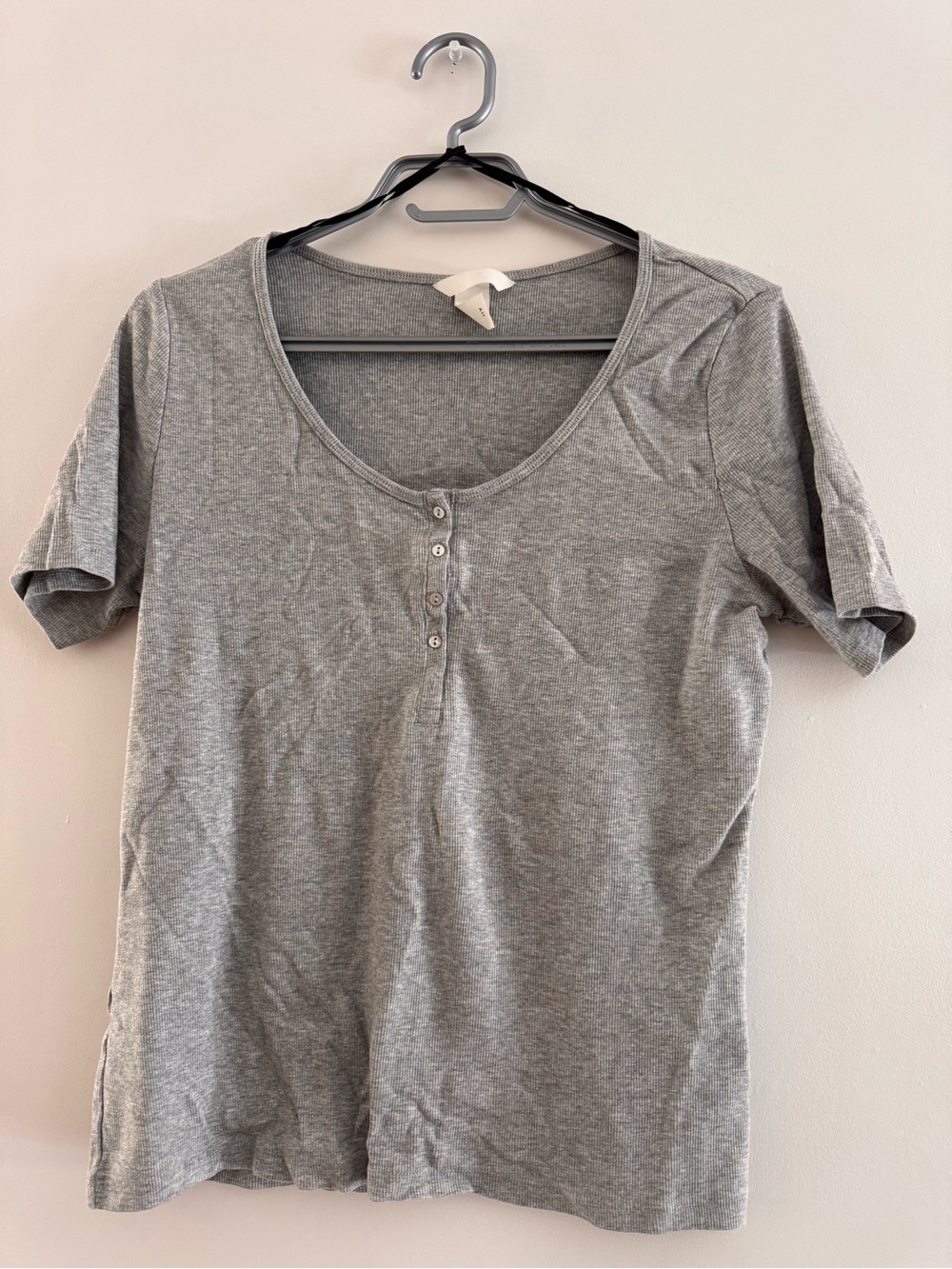 H&M Heather Gray Short Sleeve Scoop Henley Tee